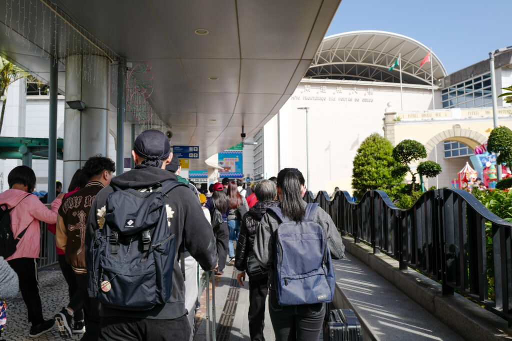 マカオから珠海へ Portas do Cerco 国境